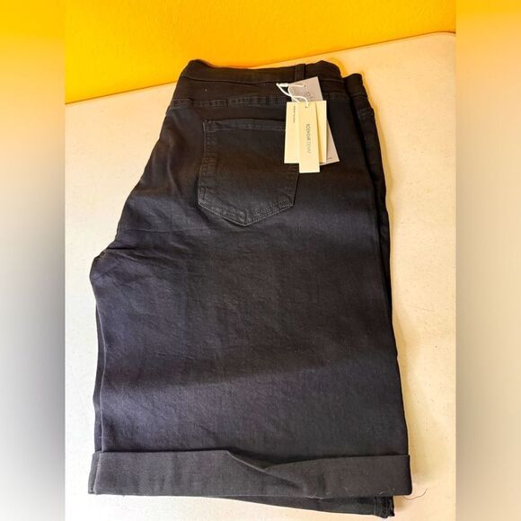 Roswear black denim capris - Picture 1 of 6